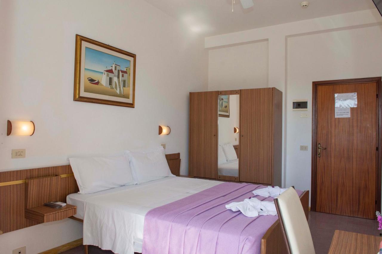 Hotel Sara*** Cesenatico Εξωτερικό φωτογραφία