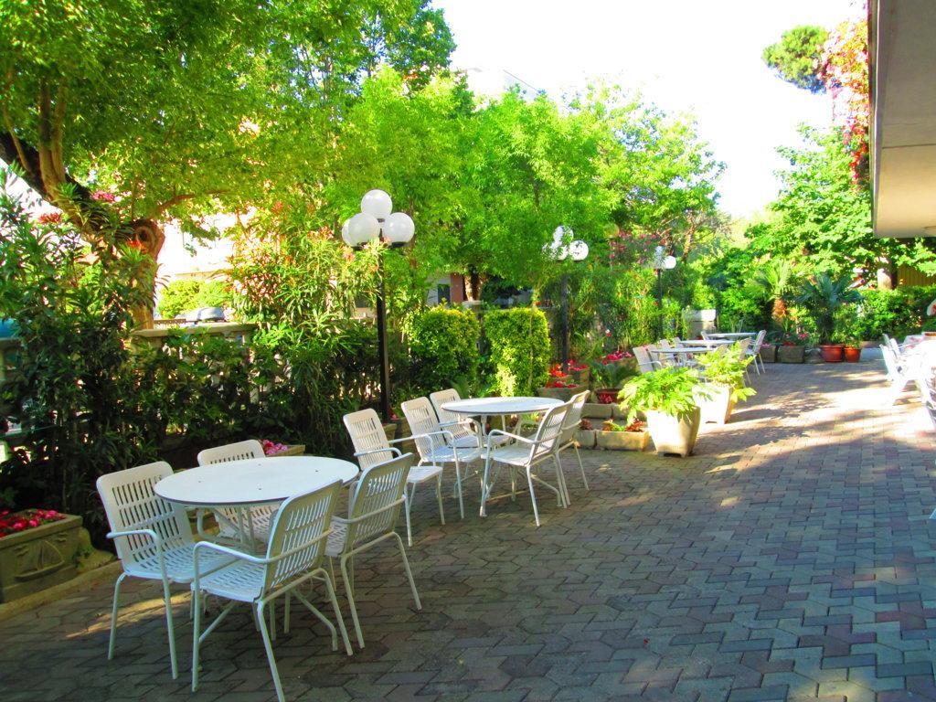 Hotel Sara*** Cesenatico Εξωτερικό φωτογραφία