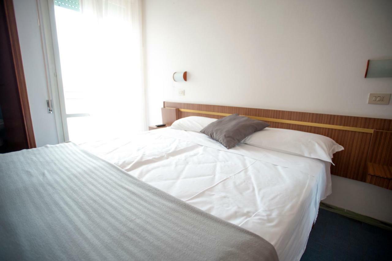 Hotel Sara*** Cesenatico Εξωτερικό φωτογραφία