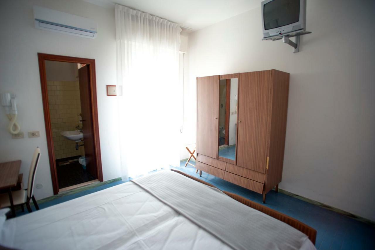 Hotel Sara*** Cesenatico Εξωτερικό φωτογραφία
